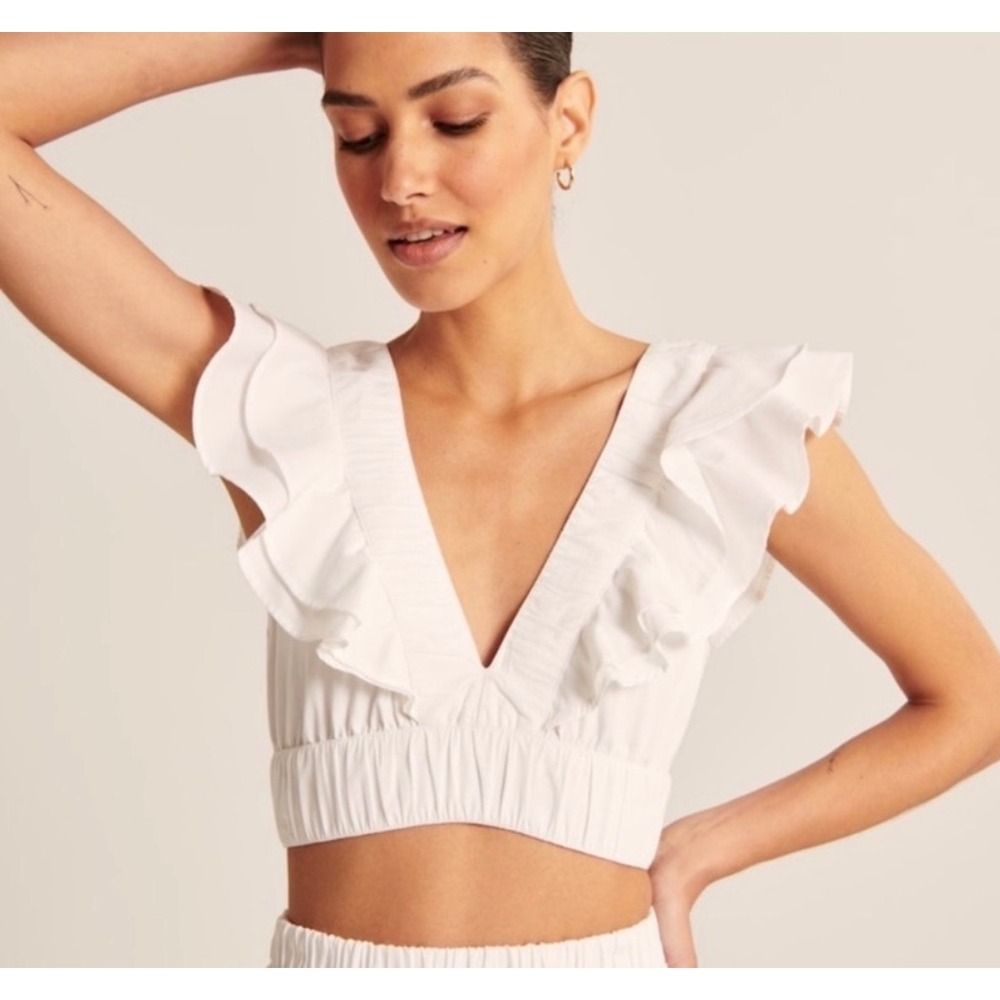 Abercrombie & Fitch White‎ Ruffle V-Neck Crop Top Small NWT